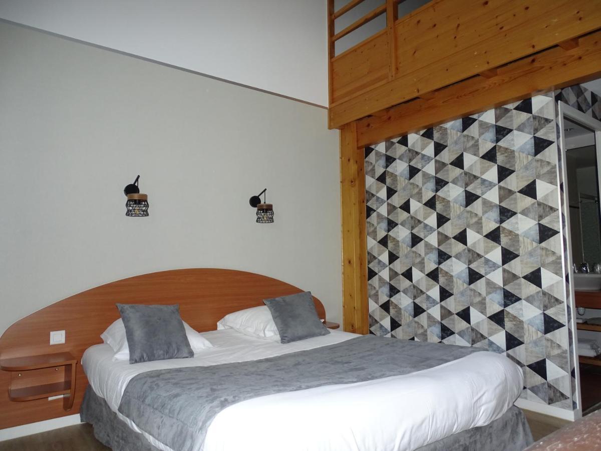 Logis Hotel Les 3 Marchands Bressuire Exteriér fotografie